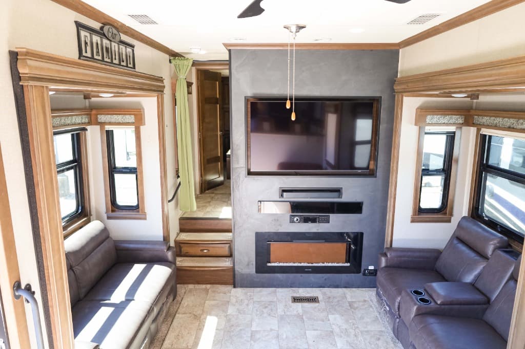 2019 Forest River 2019 Forest River Riverstone - thumbnail 6