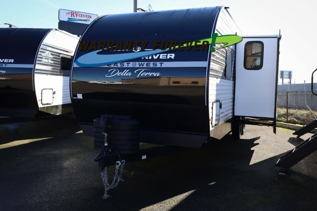 2026 East To West 2026 East To West Della Terra - thumbnail 3