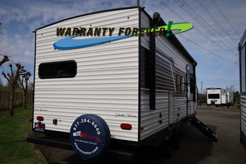 2026 East To West 2026 East To West Della Terra - thumbnail 5