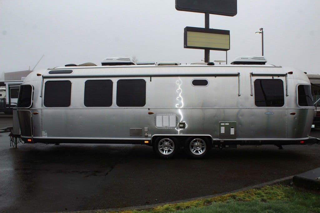 2016 Airstream 2016 Airstream Classic - thumbnail 3