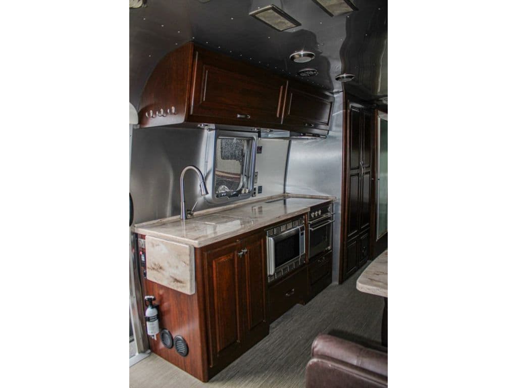 2016 Airstream 2016 Airstream Classic - thumbnail 17