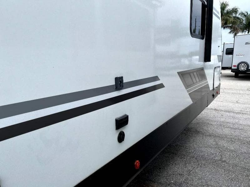 2023 Dutchmen 2023 Dutchmen Kodiak Ultimate - thumbnail 12