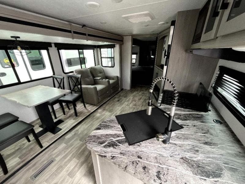 2023 Dutchmen 2023 Dutchmen Kodiak Ultimate - thumbnail 13