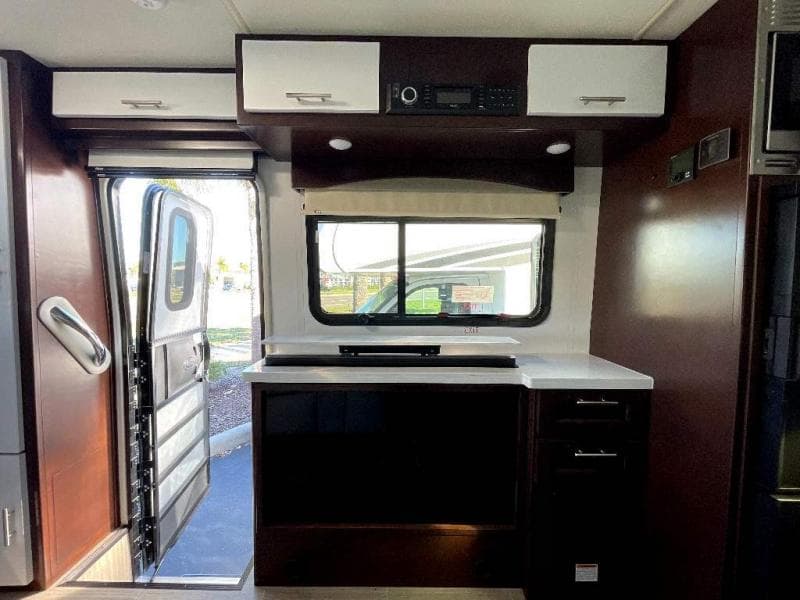 2023 Regency RV 2023 Regency RV Ultra Brougham - thumbnail 13