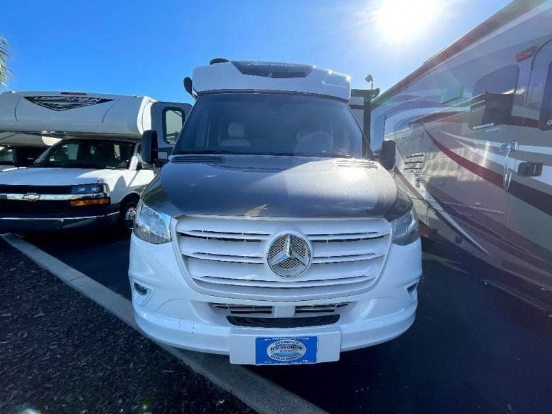 2023 Regency RV 2023 Regency RV Ultra Brougham - thumbnail 3