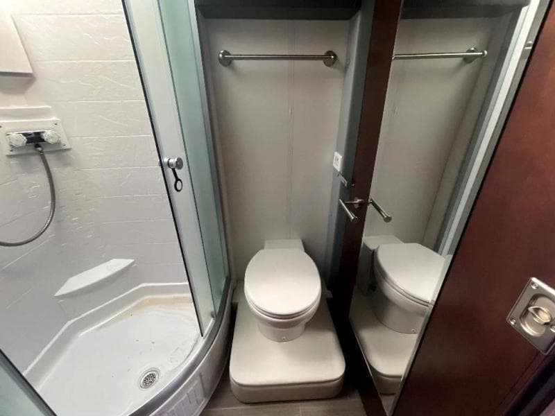 2023 Regency RV 2023 Regency RV Ultra Brougham - thumbnail 25