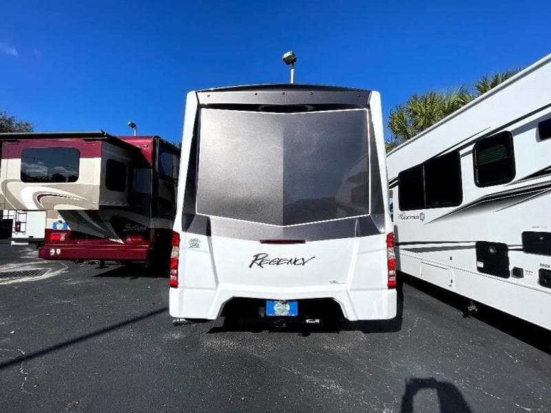 2023 Regency RV 2023 Regency RV Ultra Brougham - thumbnail 6