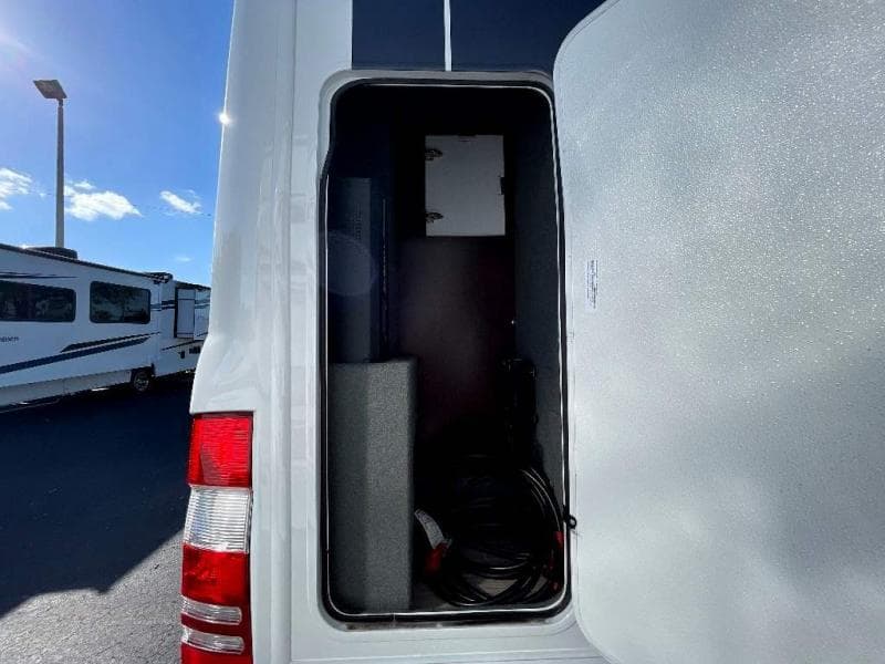 2023 Regency RV 2023 Regency RV Ultra Brougham - thumbnail 8