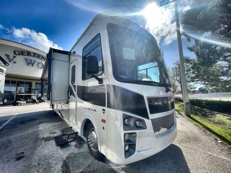 2023 Coachmen 2023 Coachmen Mirada - thumbnail 11