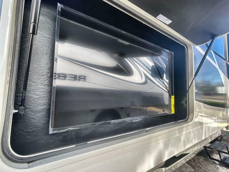 2023 Coachmen 2023 Coachmen Mirada - thumbnail 12