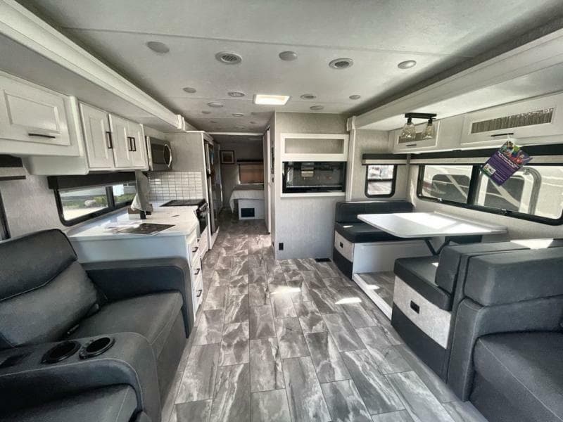 2023 Coachmen 2023 Coachmen Mirada - thumbnail 13