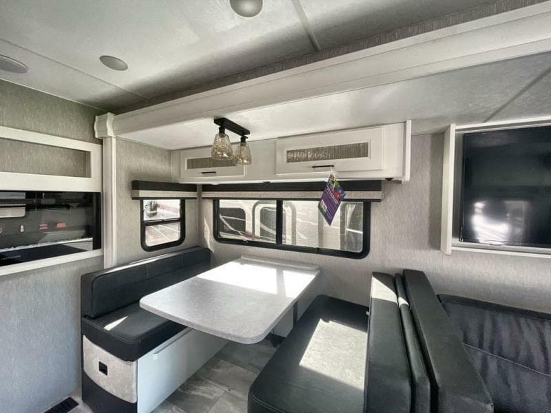 2023 Coachmen 2023 Coachmen Mirada - thumbnail 20