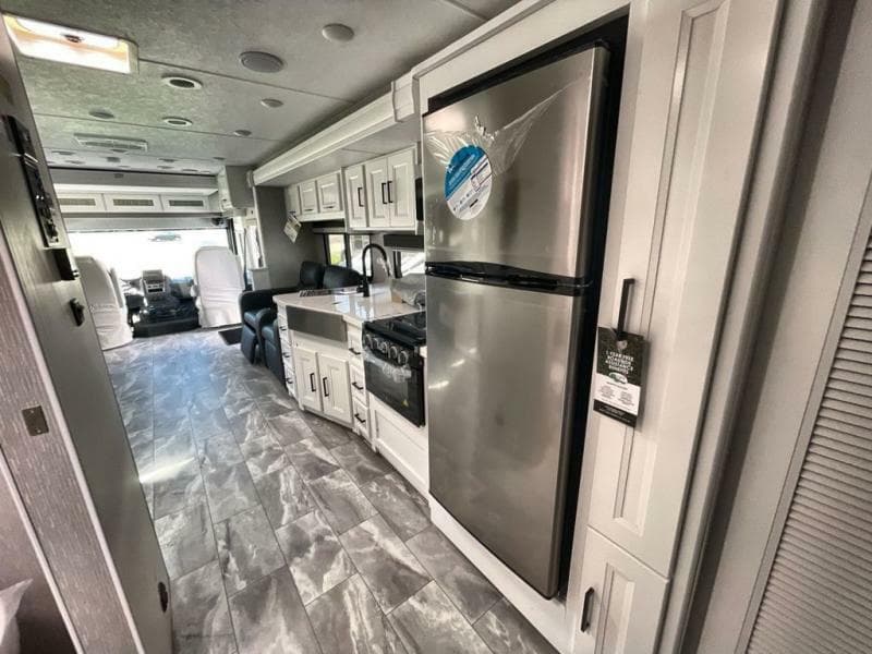 2023 Coachmen 2023 Coachmen Mirada - thumbnail 27