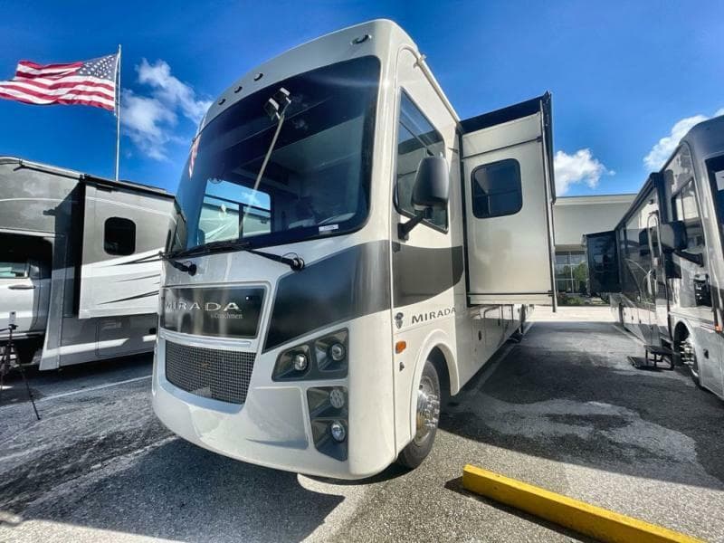 2023 Coachmen 2023 Coachmen Mirada - thumbnail 5