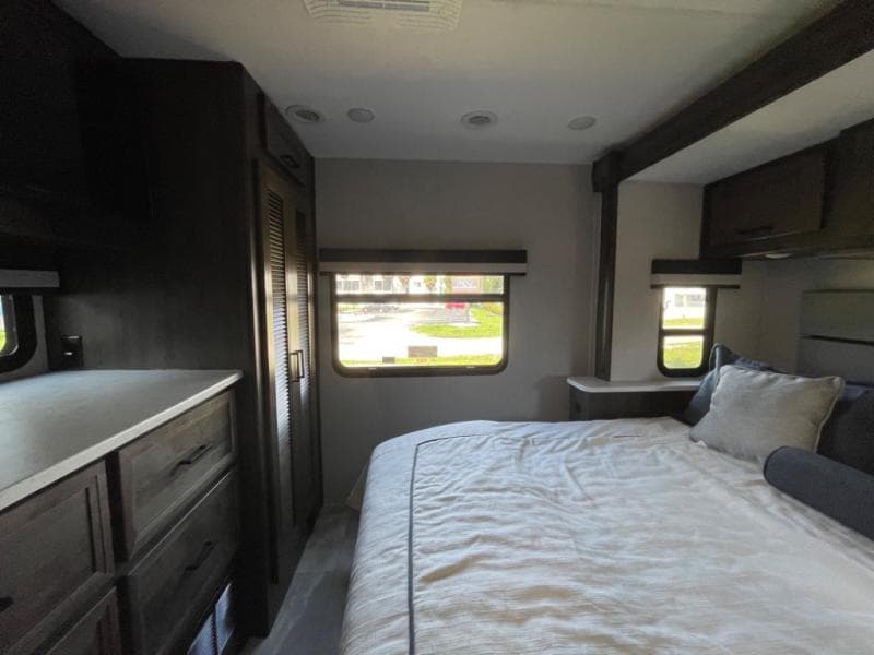 2023 Coachmen 2023 Coachmen Mirada - thumbnail 36