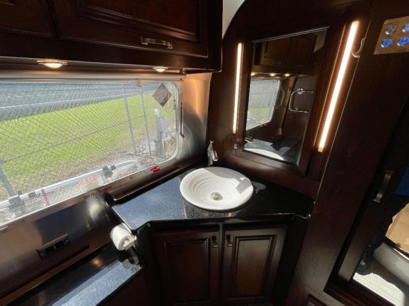 2019 Airstream 2019 Airstream Classic - thumbnail 32