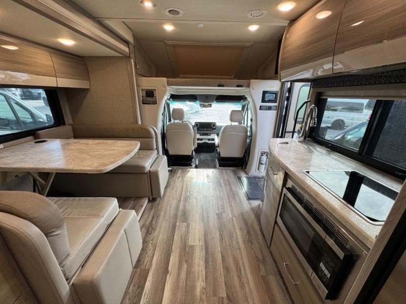 2020 Thor Motor Coach 2020 Thor Motor Coach Tiburon - thumbnail 10