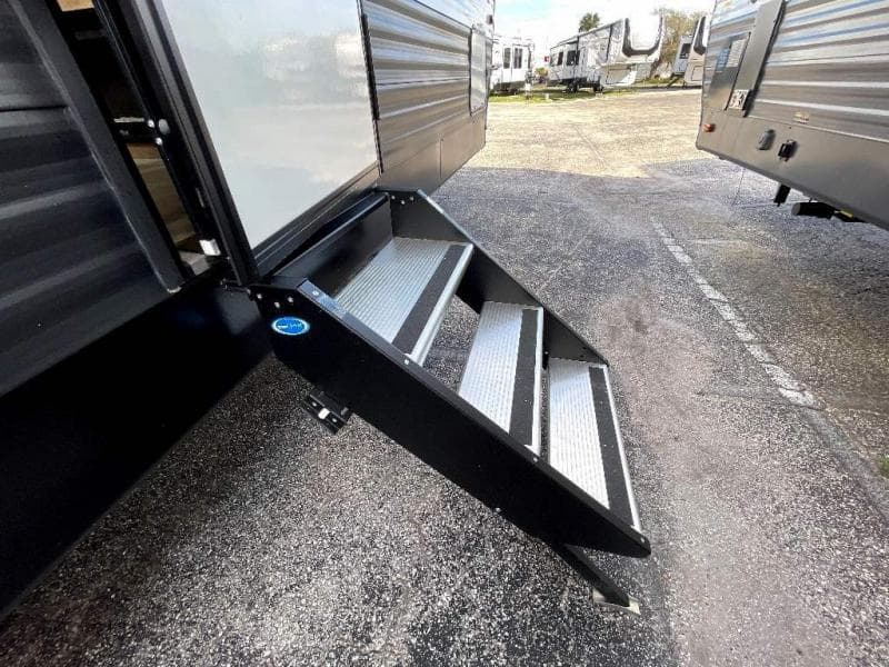 2023 Gulf Stream 2023 Gulf Stream Conquest - thumbnail 11