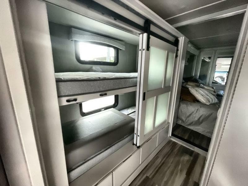 2023 Fleetwood RV 2023 Fleetwood RV PACE ARROW - thumbnail 23