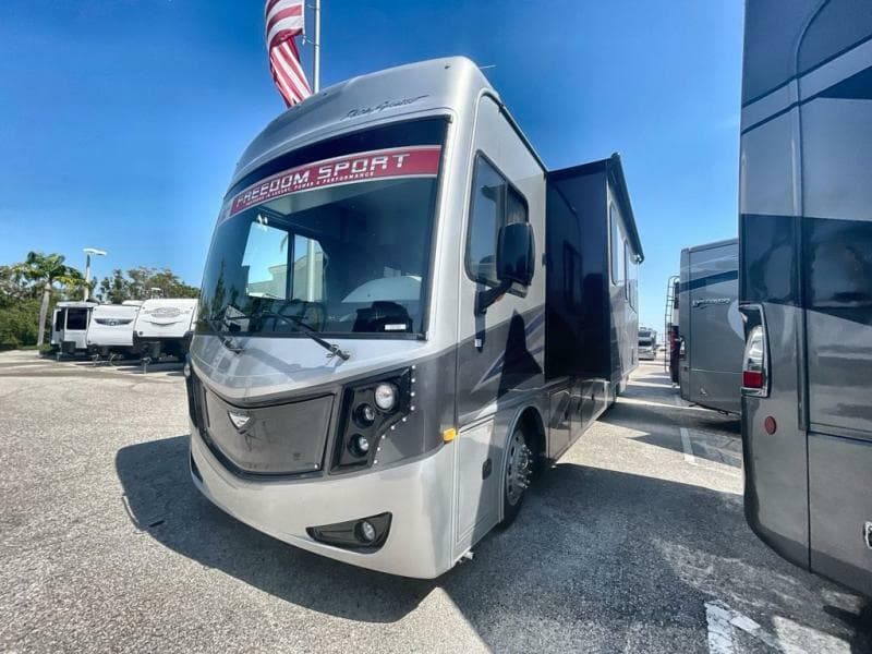 2023 Fleetwood RV 2023 Fleetwood RV PACE ARROW - thumbnail 4