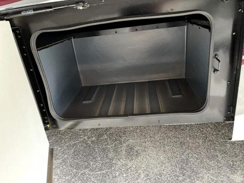 2023 Fleetwood RV 2023 Fleetwood RV Bounder - thumbnail 8