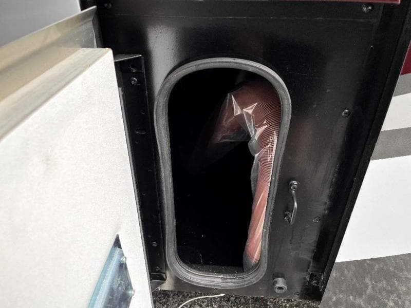 2023 Fleetwood RV 2023 Fleetwood RV Bounder - thumbnail 10