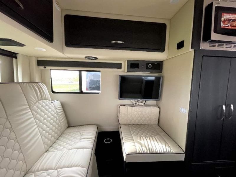 2025 Midwest Automotive Designs 2025 Midwest Automotive Designs Legend - thumbnail 18