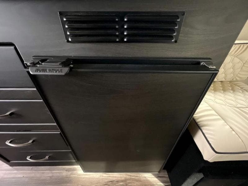 2025 Midwest Automotive Designs 2025 Midwest Automotive Designs Legend - thumbnail 24