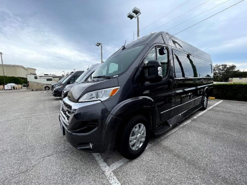 2025 Midwest Automotive Designs 2025 Midwest Automotive Designs Legend - thumbnail 4