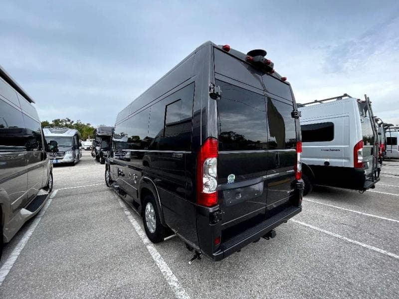 2025 Midwest Automotive Designs 2025 Midwest Automotive Designs Legend - thumbnail 7