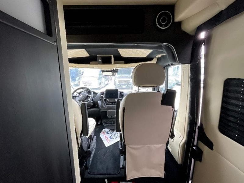 2025 Midwest Automotive Designs 2025 Midwest Automotive Designs Legend - thumbnail 10