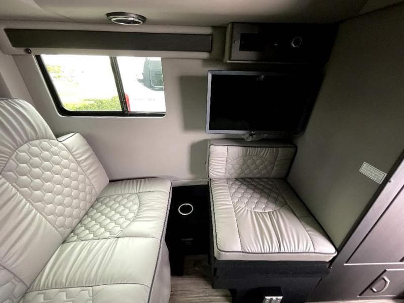 2025 Midwest Automotive Designs 2025 Midwest Automotive Designs Legend - thumbnail 19