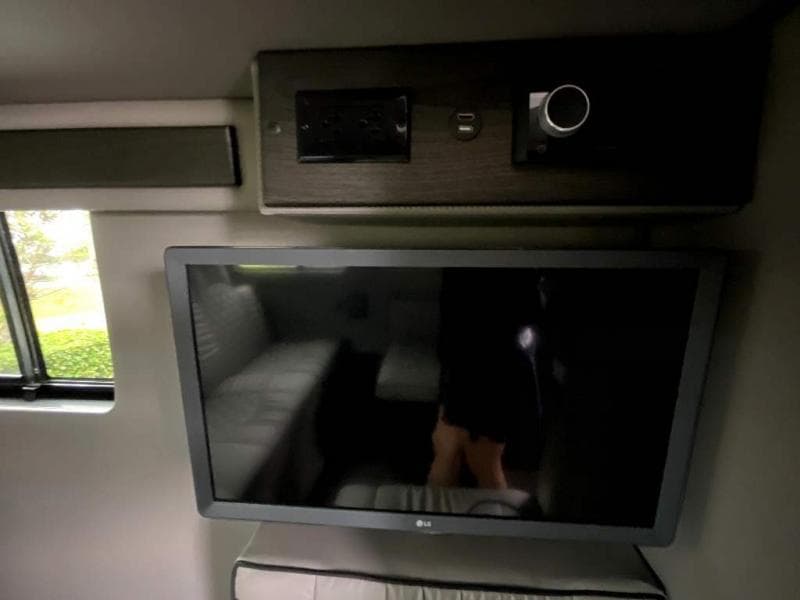 2025 Midwest Automotive Designs 2025 Midwest Automotive Designs Legend - thumbnail 29