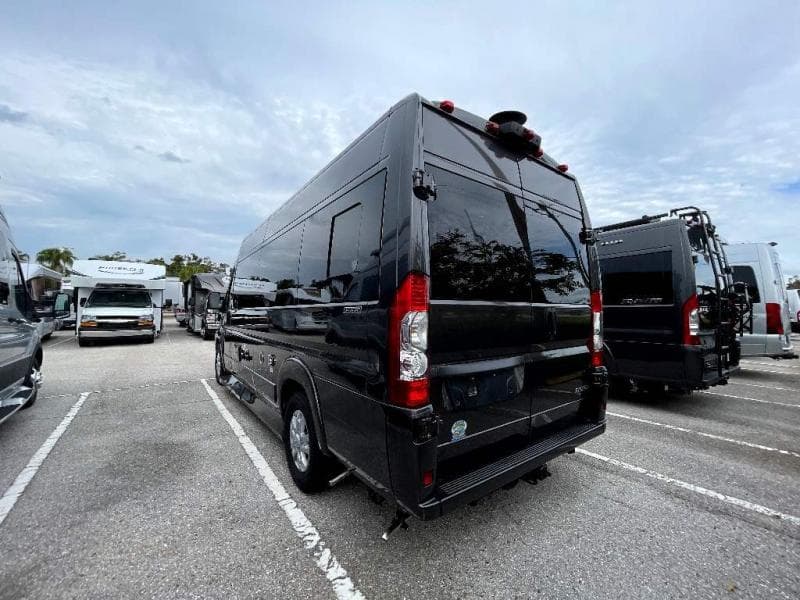 2025 Midwest Automotive Designs 2025 Midwest Automotive Designs Legend - thumbnail 7