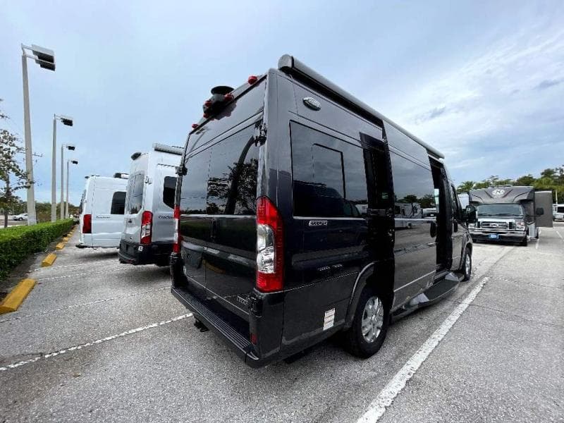 2025 Midwest Automotive Designs 2025 Midwest Automotive Designs Legend - thumbnail 9