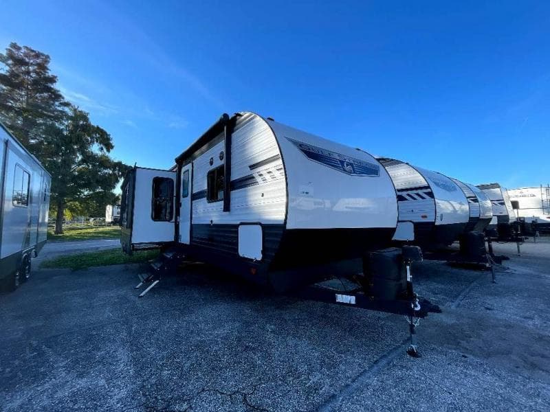 2023 Gulf Stream Conquest 299RLI