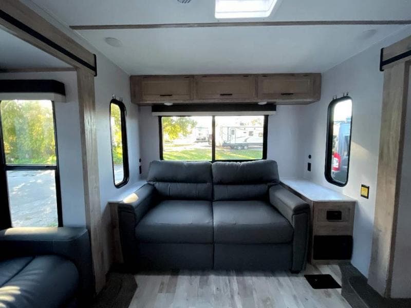 2023 Gulf Stream 2023 Gulf Stream Conquest - thumbnail 11