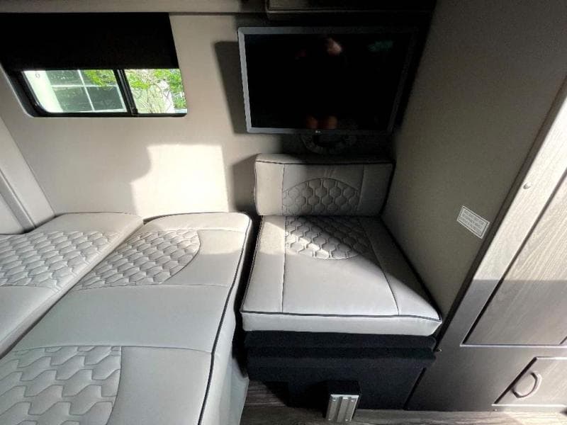 2025 Midwest Automotive Designs 2025 Midwest Automotive Designs Legend - thumbnail 20