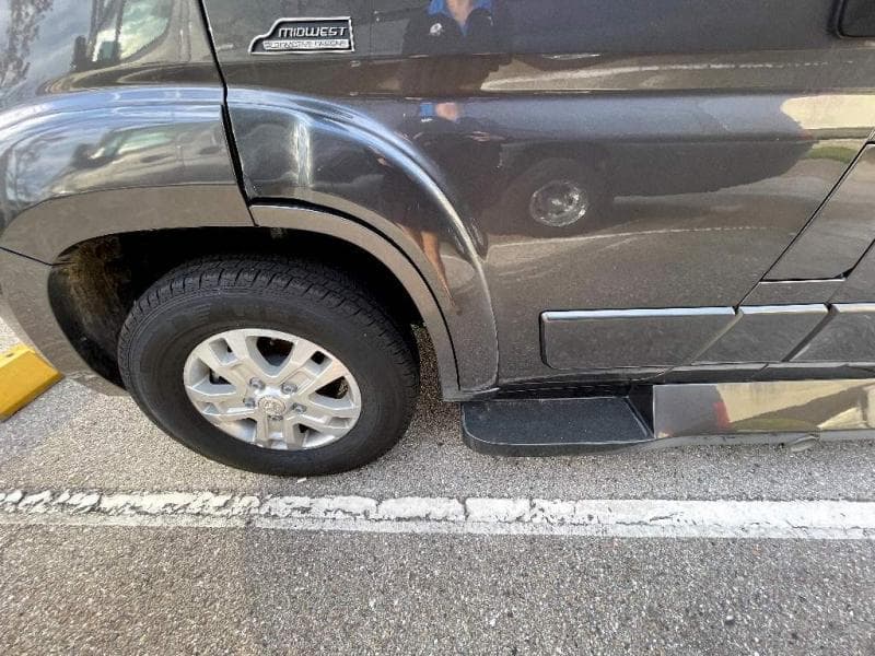 2025 Midwest Automotive Designs 2025 Midwest Automotive Designs Legend - thumbnail 5