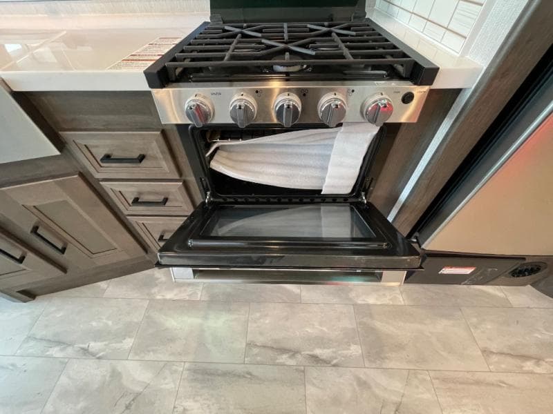 2023 Coachmen 2023 Coachmen Mirada - thumbnail 17