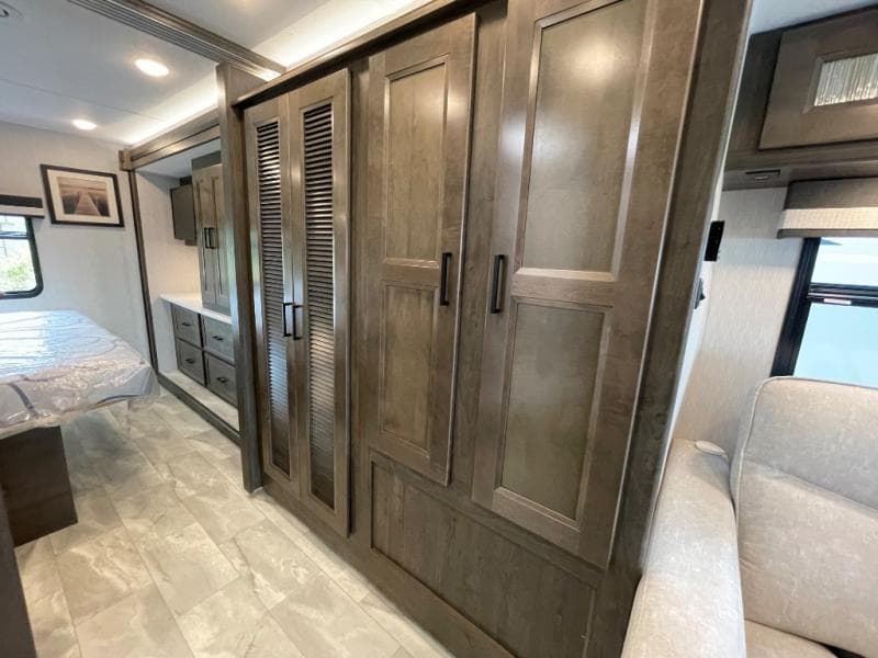 2023 Coachmen 2023 Coachmen Mirada - thumbnail 26