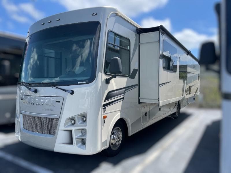 2023 Coachmen 2023 Coachmen Mirada - thumbnail 4