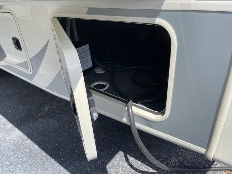 2023 Coachmen 2023 Coachmen Mirada - thumbnail 57