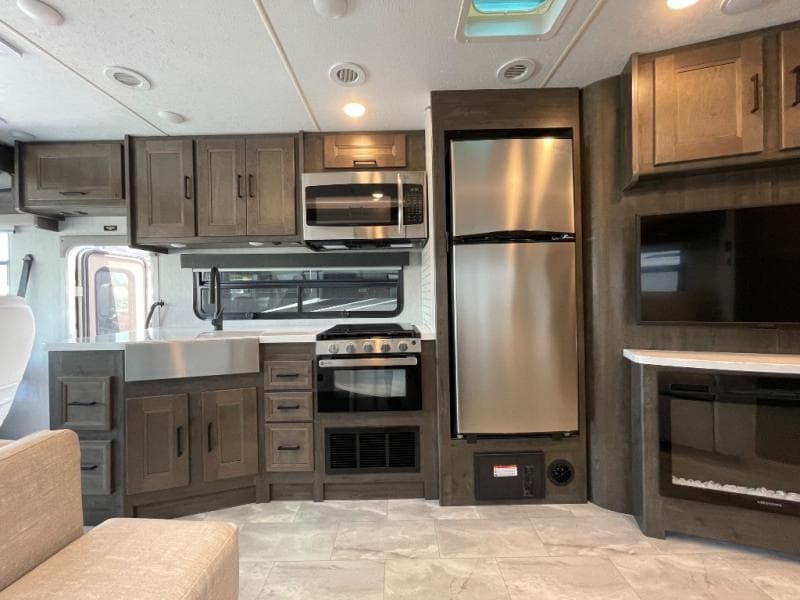 2023 Coachmen 2023 Coachmen Mirada - thumbnail 10