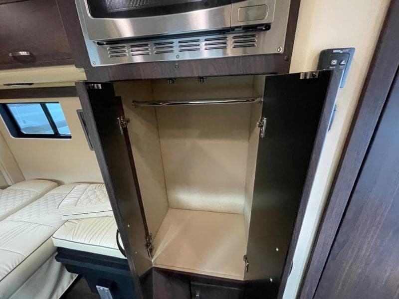 2025 Midwest Automotive Designs 2025 Midwest Automotive Designs Legend - thumbnail 19