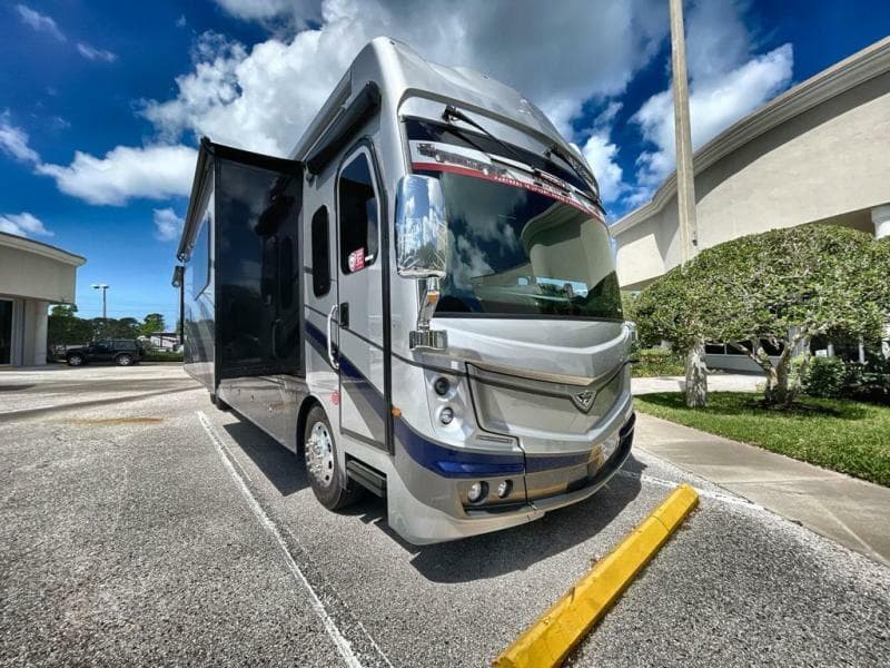 2024 Fleetwood RV 2024 Fleetwood RV Discovery LXE - thumbnail 11