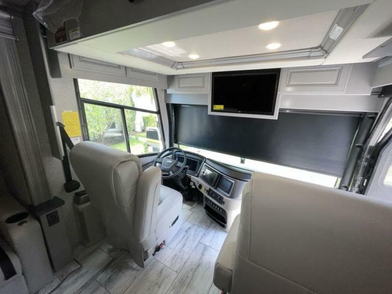 2024 Fleetwood RV 2024 Fleetwood RV Discovery LXE - thumbnail 15