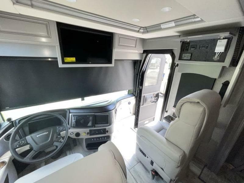 2024 Fleetwood RV 2024 Fleetwood RV Discovery LXE - thumbnail 16