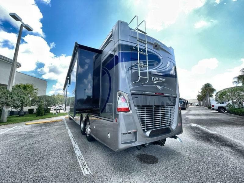 2024 Fleetwood RV 2024 Fleetwood RV Discovery LXE - thumbnail 7