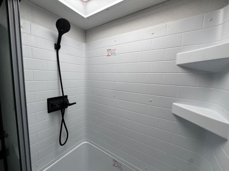 2026 Alliance RV 2026 Alliance RV Valor - thumbnail 17